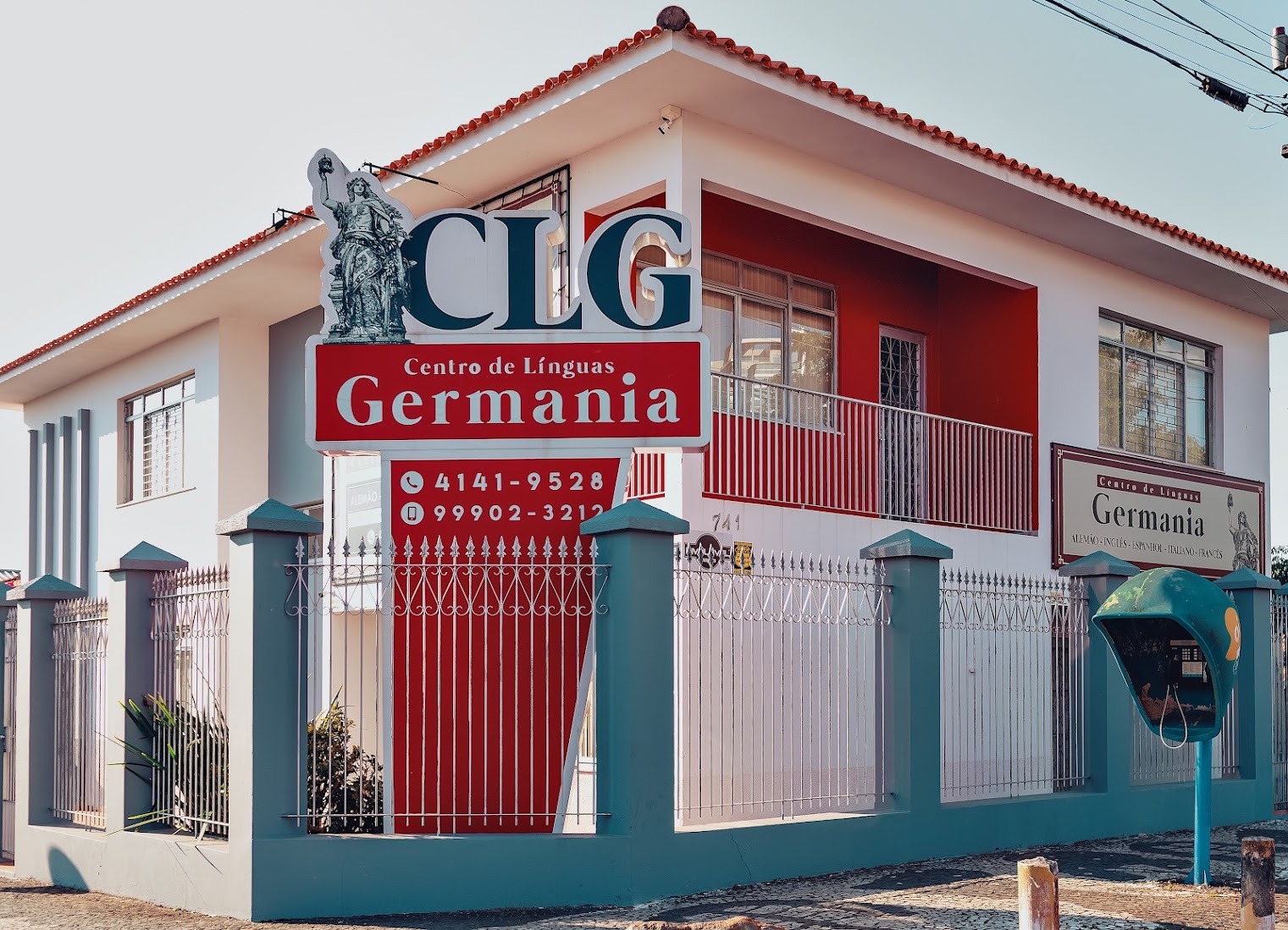 Centro de Línguas Germania - Nossa Escola